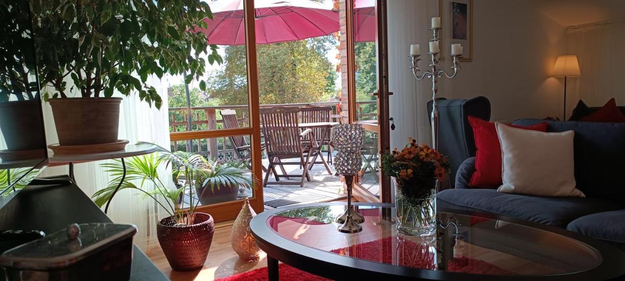 Schlossparkferienwohnungen Rheinsberg Mit Garten Extérieur photo