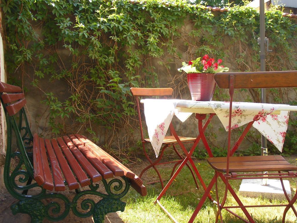 Schlossparkferienwohnungen Rheinsberg Mit Garten Extérieur photo